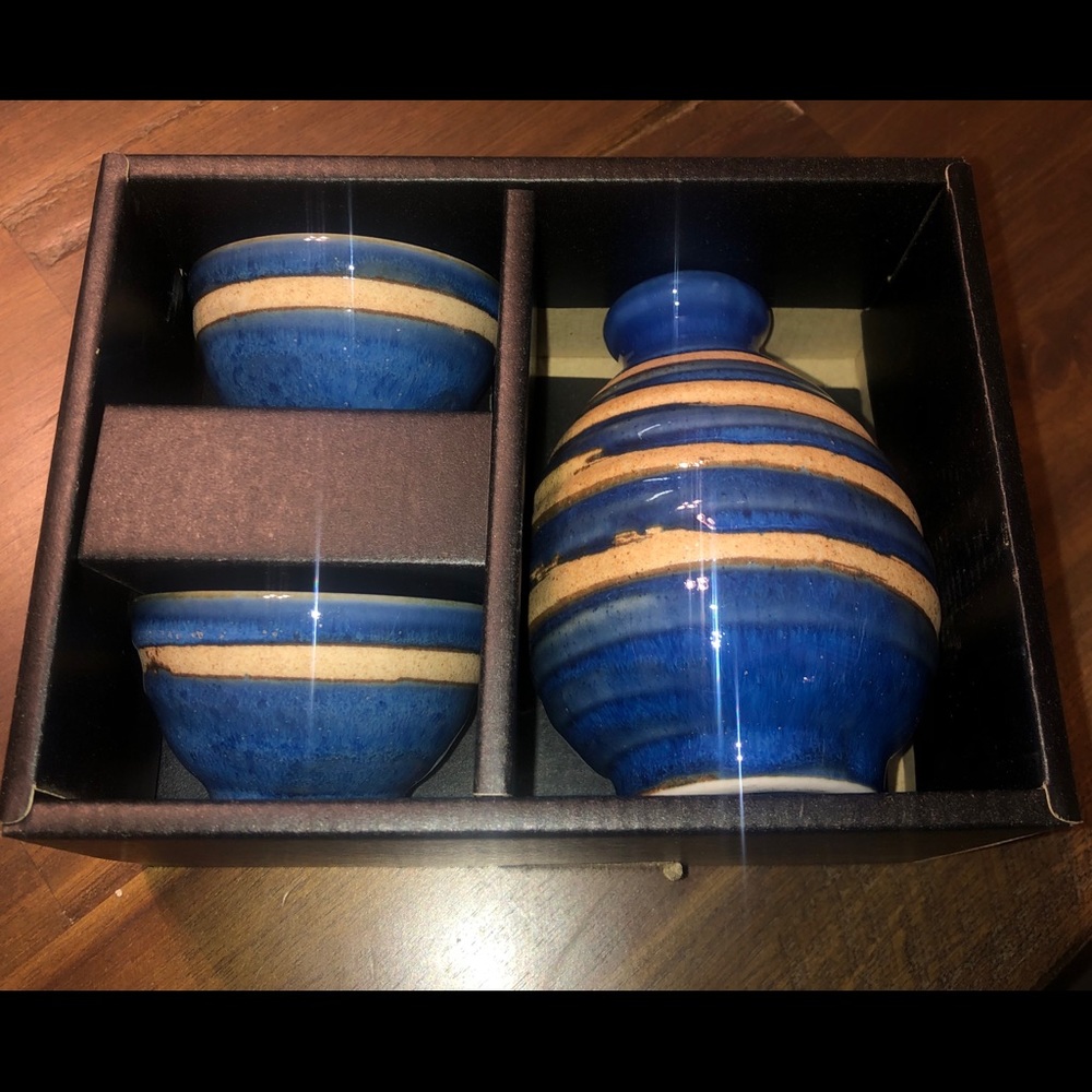 Sake Set - Picture 2 of 4